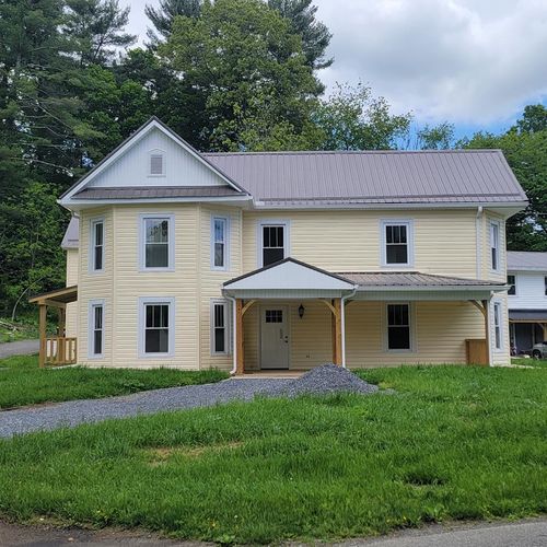 327 A Sulpher Spring Rd, Chilhowie, VA, 24319-4019 | Card Image