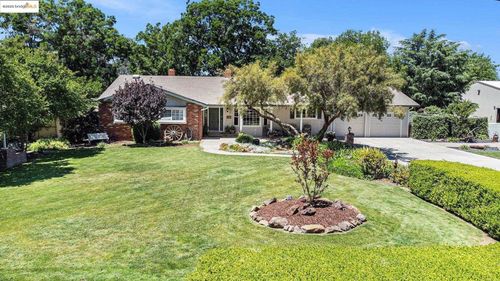 2825 Taylor Ln, Byron, CA, 94514-2511 | Card Image