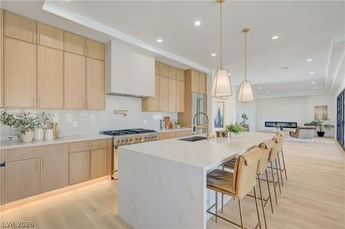 2290 Casa Bella Ct, Las Vegas, NV, 89117-8934 | Card Image