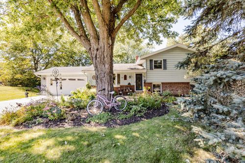 327 Wakefield Downs, Wales, WI, 53183 | Card Image