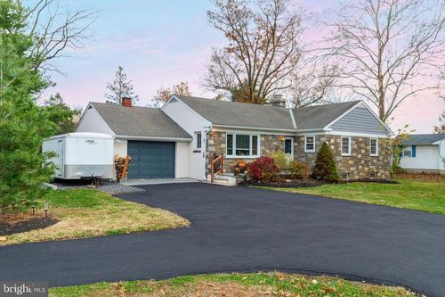 550 Burnside Ave, EAST NORRITON, PA, 19403-3910 | Card Image