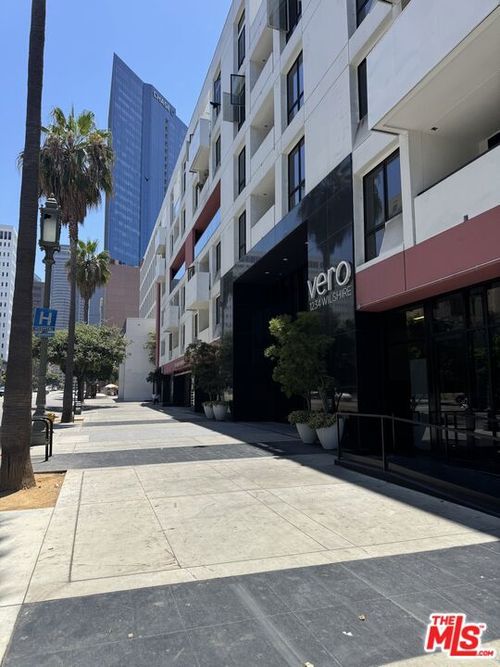 129-1234 Wilshire Blvd, Los Angeles, CA, 90017 | Card Image