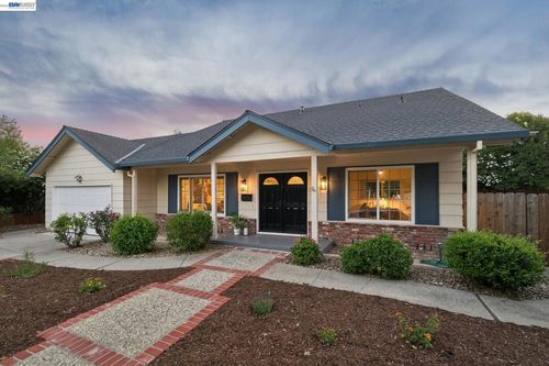 1017 Bermuda Dr, Concord, CA, 94518-3916 | Card Image