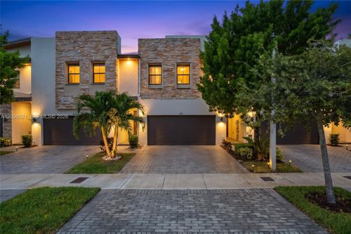 8110 Nw 104th Ct, Doral, FL, 33178-4643 | Card Image