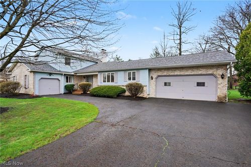 8625 Four Seasons Trail, Poland, OH, 44514 | Card Image