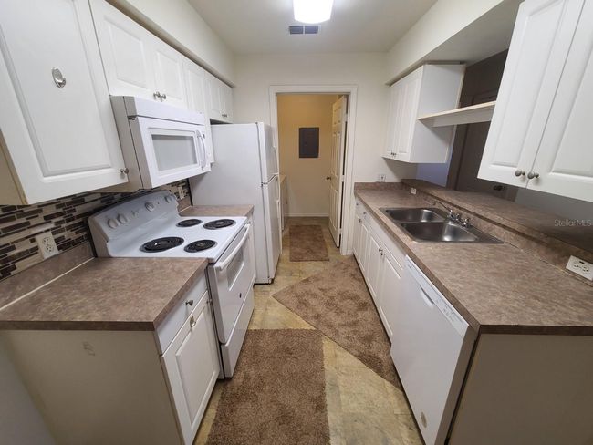 Kitchen | Image 7