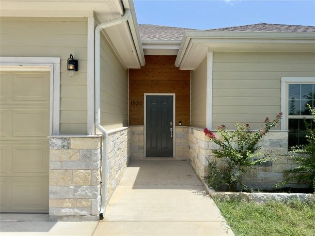 1520 Hunters Rd, House other with 3 bedrooms, 2 bathrooms and null parking in Lockhart TX | Image 4
