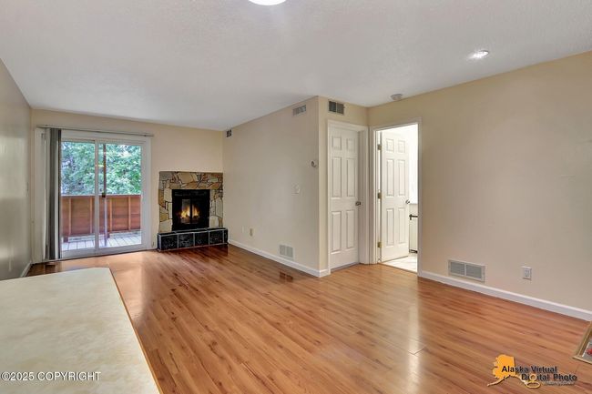 Main Living | Image 8