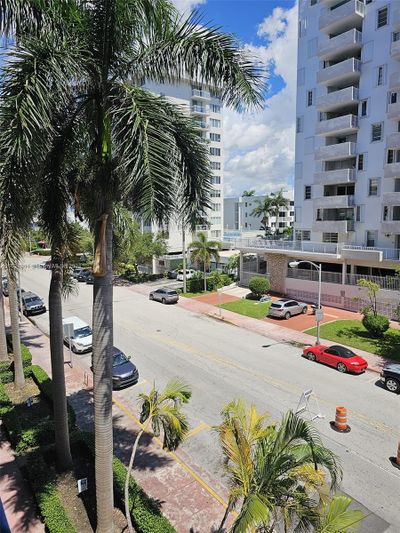 C403 - 1300 Lincoln Rd, Condo with 1 bedrooms, 1 bathrooms and null parking in Miami Beach FL | Image 2