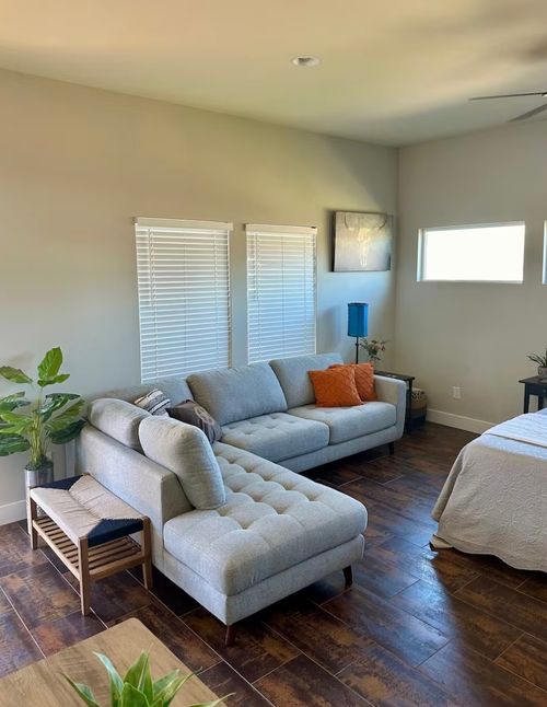 904 Willow St, Austin, TX, 78702-4237 | Card Image