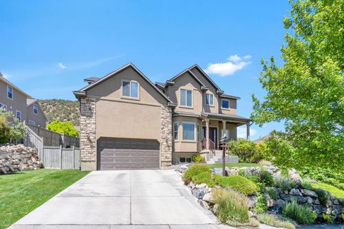 6957 Comanche St, Eagle Mountain, UT, 84005-6092 | Card Image
