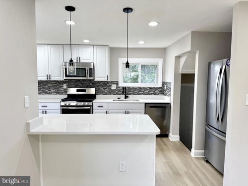 1231 Poplar Ave, BALTIMORE, MD, 21227-2613 | Card Image