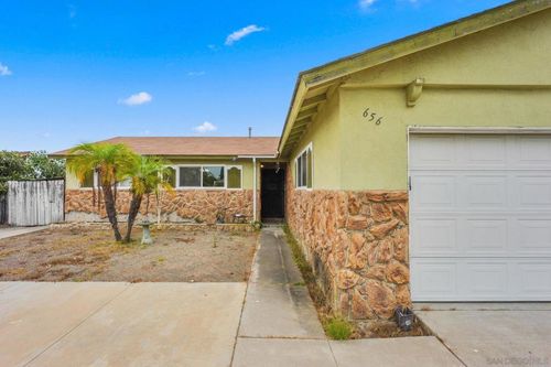 656 Flora Dr, Oceanside, CA, 92057-3627 | Card Image