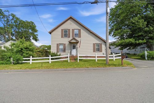 11 Pershing St, Goffstown, NH, 03045-5210 | Card Image