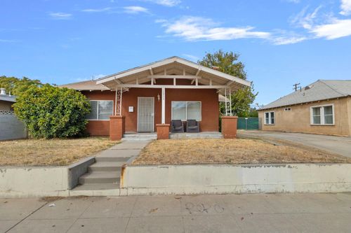1211 E Clinton Ave, Fresno, CA, 93704-5852 | Card Image