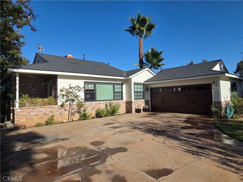 13562 Sandhurst Pl, Santa Ana, CA, 92705-2742 | Card Image