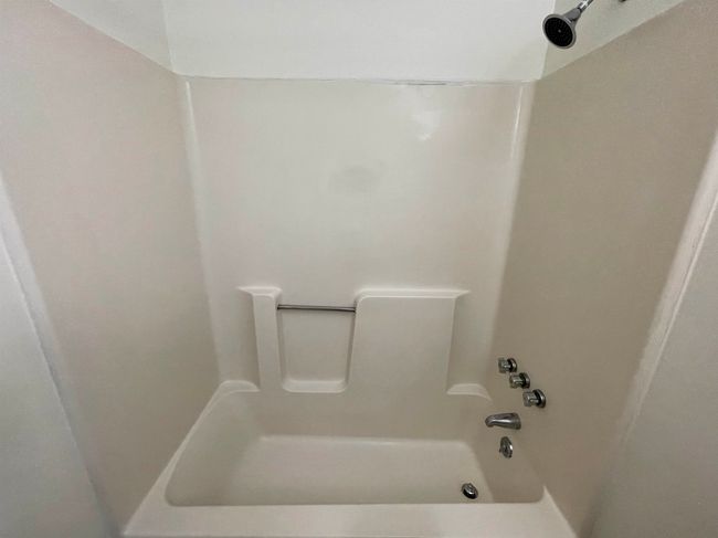 APT-22 - 11 Railroad Ave, Condo with 2 bedrooms, 1 bathrooms and null parking in Derry NH | Image 30