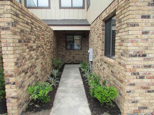 2831 Villager Cir, Pensacola, FL, 32504-7300 | Card Image