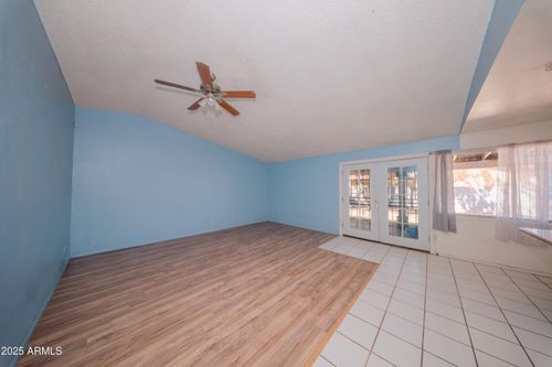 8202 W Hazelwood St, Phoenix, AZ, 85033-1841 | Card Image
