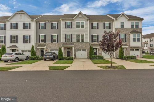 5 Kohlmyer Dr, PENNSAUKEN, NJ, 08110-1245 | Card Image
