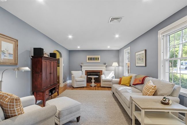 79 Cheever Cir, House other with 3 bedrooms, 3 bathrooms and 2 parking in Andover MA | Image 4