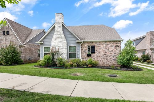 389 N Mountain Ranch Blvd, Fayetteville, AR, 72704-6996 | Card Image