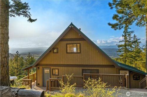811 Horse Heaven Rd, Cle Elum, WA, 98922-8429 | Card Image