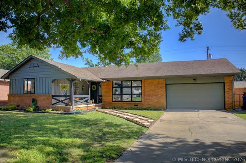 6766 26th Pl, Tulsa, OK, 74129-6214 | Card Image