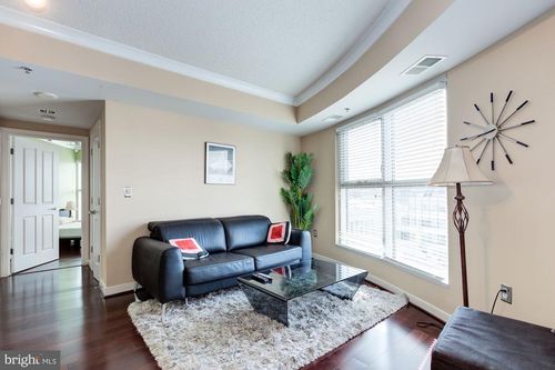 apt-910-777 7th St Nw, WASHINGTON, DC, 20001-5712 | Card Image