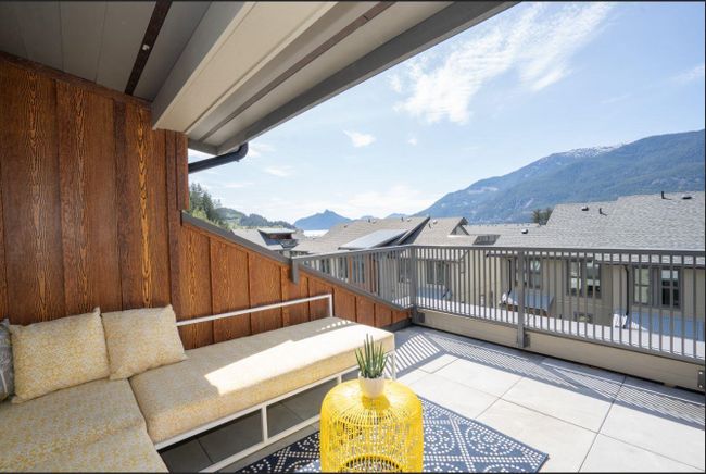 55 - 351 Copper Drive, Townhouse with 3 bedrooms, 2 bathrooms and 2 parking in Squamish BC | Image 1