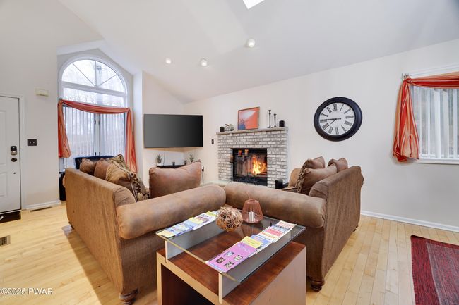 11- Living Room | Image 11