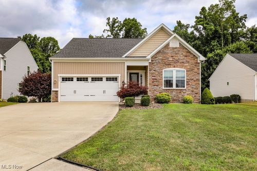 2319 Tart Cherry Ln, Ravenna, OH, 44266-7853 | Card Image