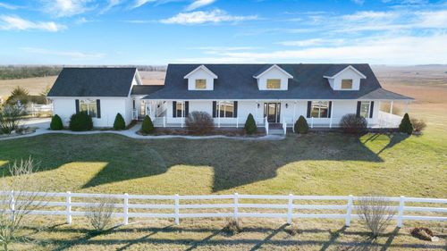 1560 2nd Rd, Wakefield, KS, 67487-9208 | Card Image