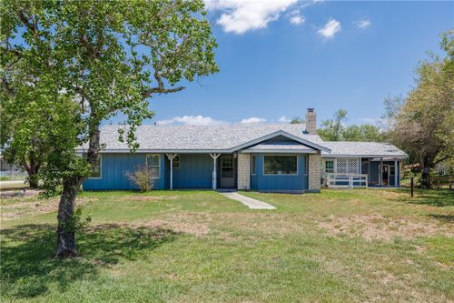 100 Kelly Ln, Lake City, TX, 78368-9431 | Card Image