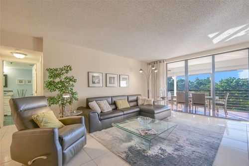 506-7200 Radice Ct, Lauderhill, FL, 33319-4283 | Card Image