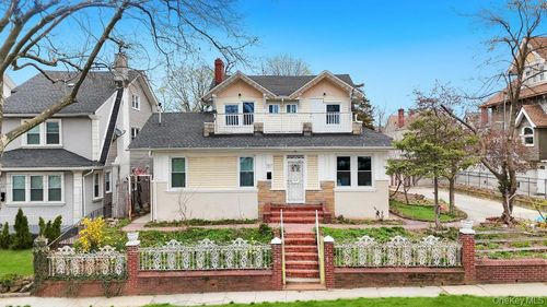 10927 196th St, Saint Albans, NY, 11412-1705 | Card Image