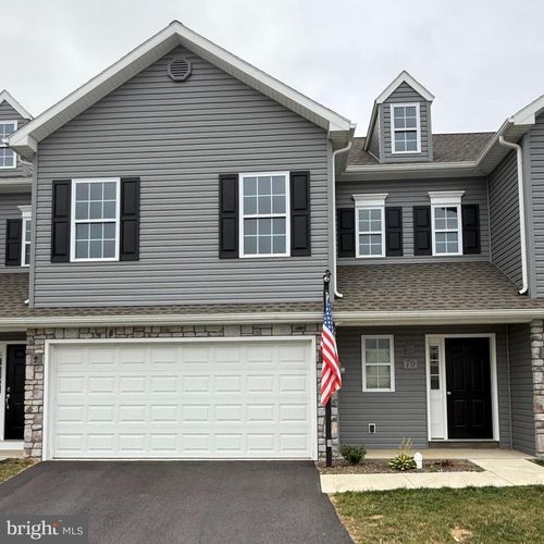 79 Cortland Xing, PALMYRA, PA, 17078-4400 | Card Image