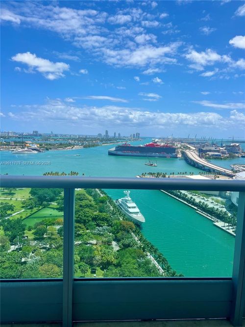 2904-900 Biscayne Blvd, Miami, FL, 33132-1566 | Card Image