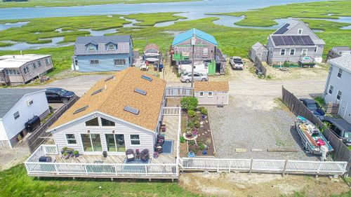 15 Cross Beach Road, Seabrook, NH, 03874 | Card Image