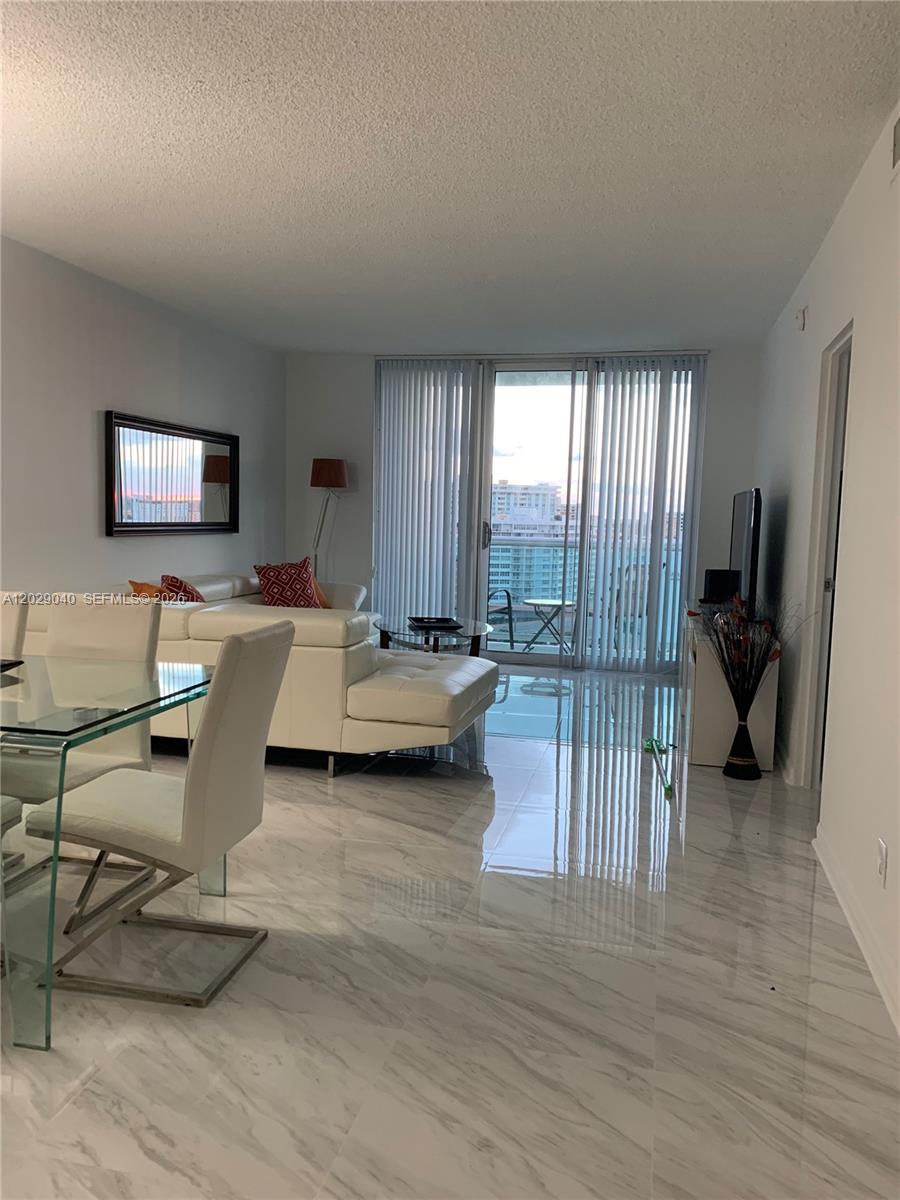 Residential in Hollywood 3