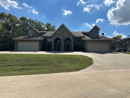 3925 N 1st Ave, Durant, OK, 74701-2594 | Card Image