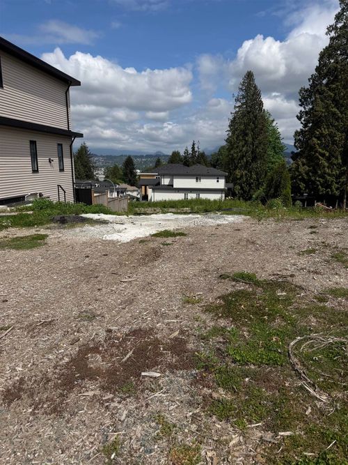 13875 114 Ave, Surrey, BC, V3R2L8 | Card Image