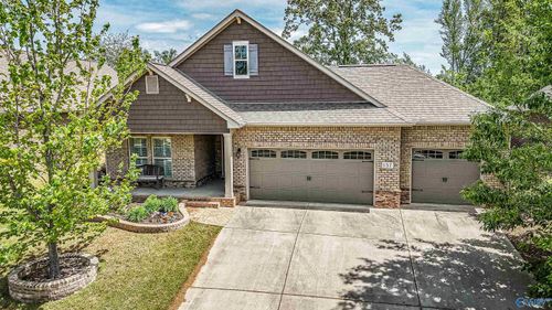 157 Dustin Ln Nw, Madison, AL, 35757-6927 | Card Image