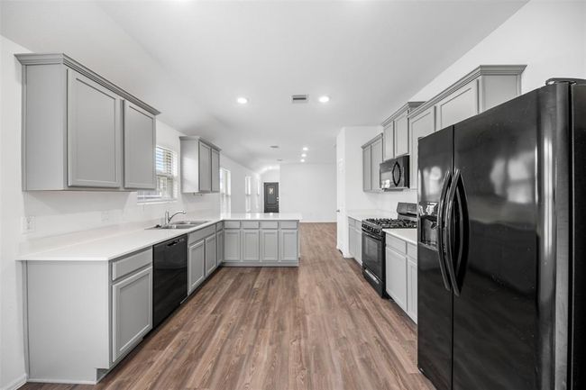18415 Running Shadow Ct, House other with 4 bedrooms, 2 bathrooms and 2 parking in Hockley TX | Image 11
