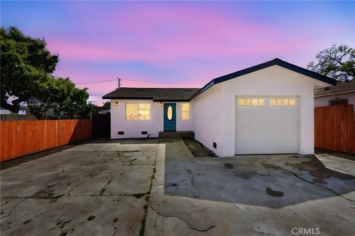 910 E 107th Street, Los Angeles, CA, 90002 | Card Image