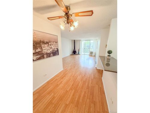 a-a306-2281 S Vaughn Way, Aurora, CO, 80014-1378 | Card Image