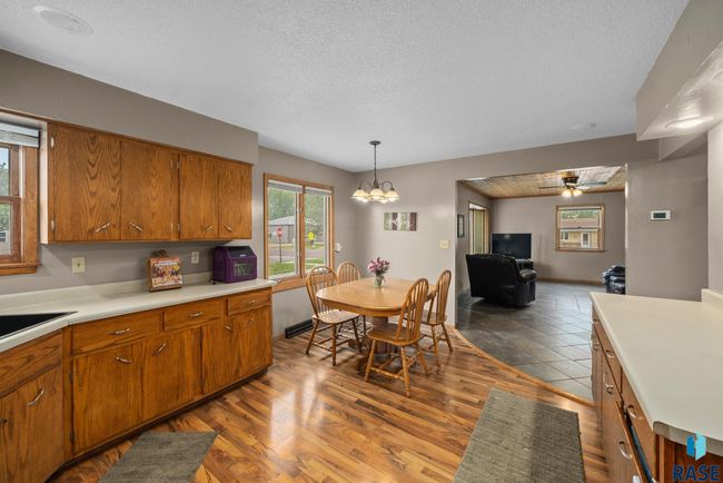350 W Maple St, House other with 3 bedrooms, 2 bathrooms and null parking in Edgerton MN | Image 11