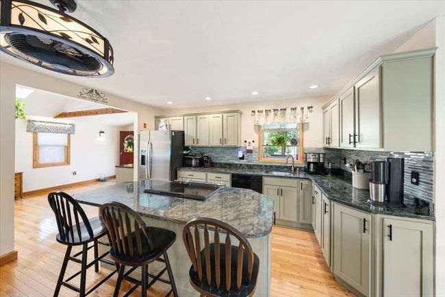 472 Potter Rd, House other with 4 bedrooms, 3 bathrooms and 6 parking in Framingham MA | Image 17