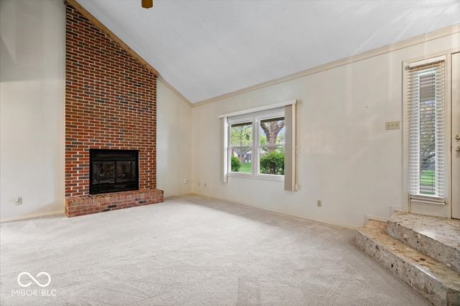 7424 Prairie Lake Dr, Condo with 1 bedrooms, 2 bathrooms and null parking in Indianapolis IN | Image 4