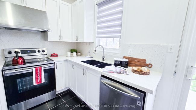 42 Deepcoral Crt, House attached with 4 bedrooms, 4 bathrooms and 3 parking in Brampton ON | Image 18